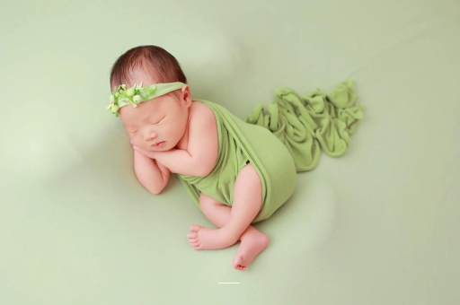 鄂尔多斯宝宝拍嗝吐奶